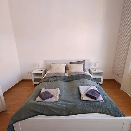 City Center 1, Cozy 2Br In The City Center! Apartment