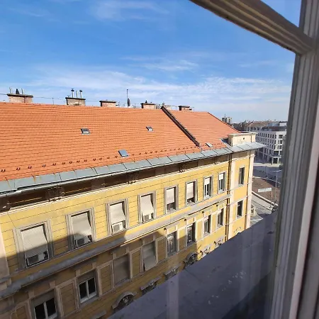 Apartment City Center 1, Cozy 2Br In The City Center! *
