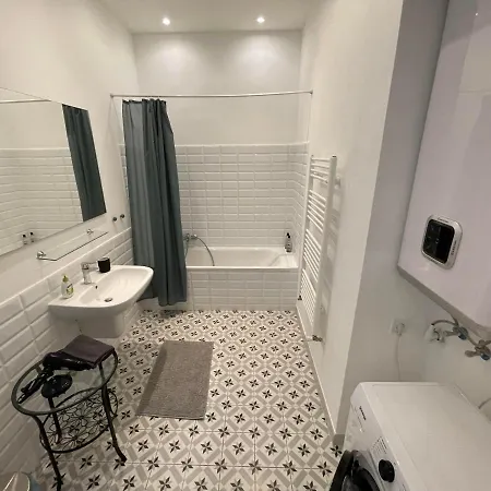 Apartment City Center 1, Cozy 2Br In The City Center! *