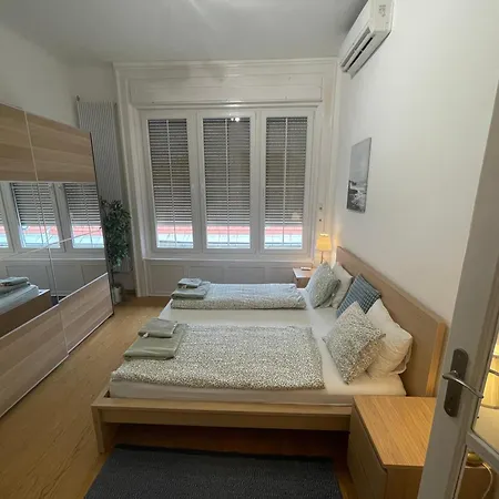Lejlighed Center 1, Cozy 2br In The Center! *