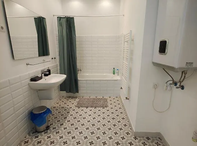 Center 1, Cozy 2br In The Center! Apartman Budapest